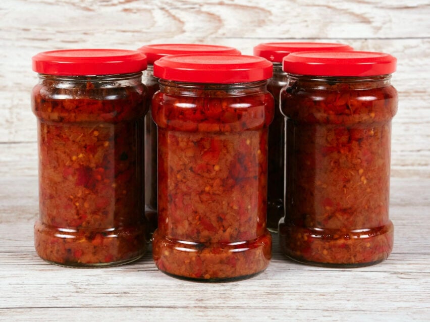Rețeta de zacuscă tradițională: ingrediente și cantități, pași de urmat, greșeli de evitat