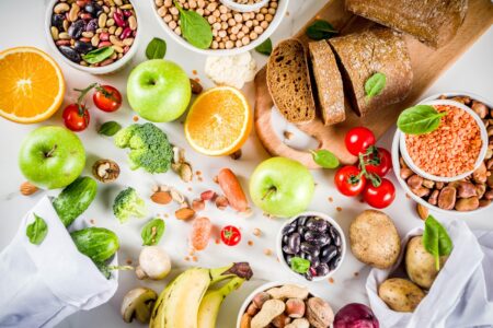 Ce alimente bogate în fibre merită să pui mai des în farfurie. Alegerile a patru nutriționiști