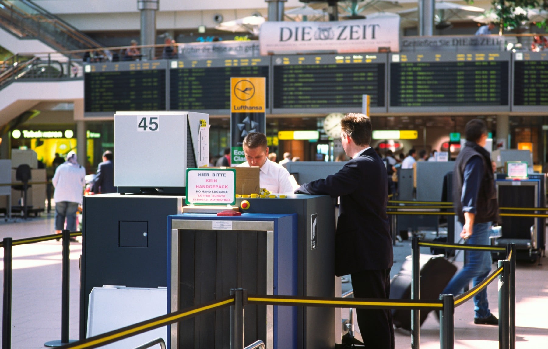 Ce să nu pui în bagajul de mână dacă nu vrei să fii oprită la control. Obiectele banale care pot atrage atenția la aeroport