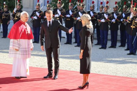 Brigitte Macron, un moment stânjenitor la Palatul Élysée. Gestul Papei Leon la finalul vizitei a atras atenția