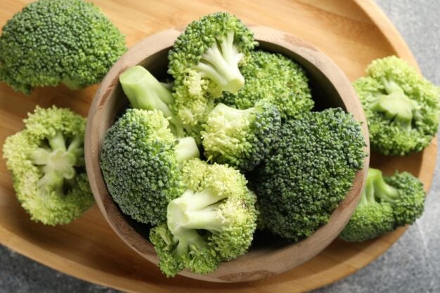 Cum păstrezi broccoli proaspăt și crocant mai mult timp. Detaliul care contează când îl pui în frigider
