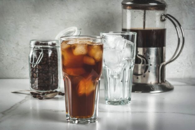 Cafea cu gheață sau cold brew? Diferența dintre ele și ce să alegi în funcție de gust