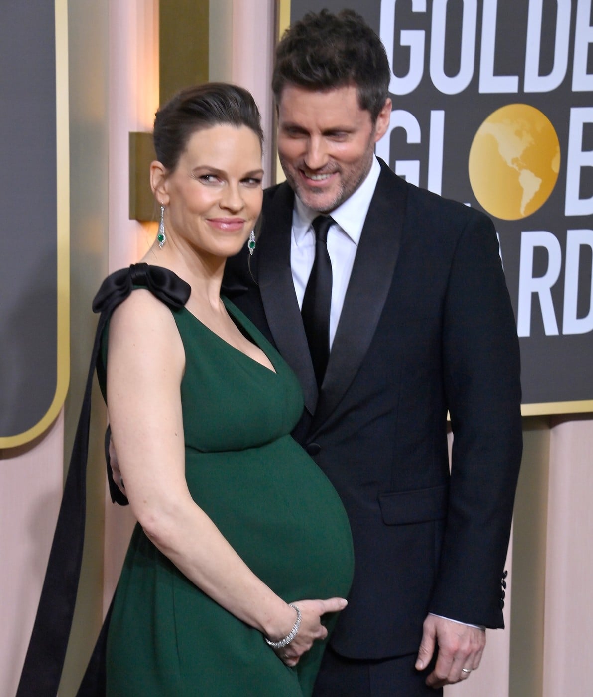Hilary Swank și soțul ei Philip Schneider, la Globurile de Aur (Sursa foto: Profimedia)