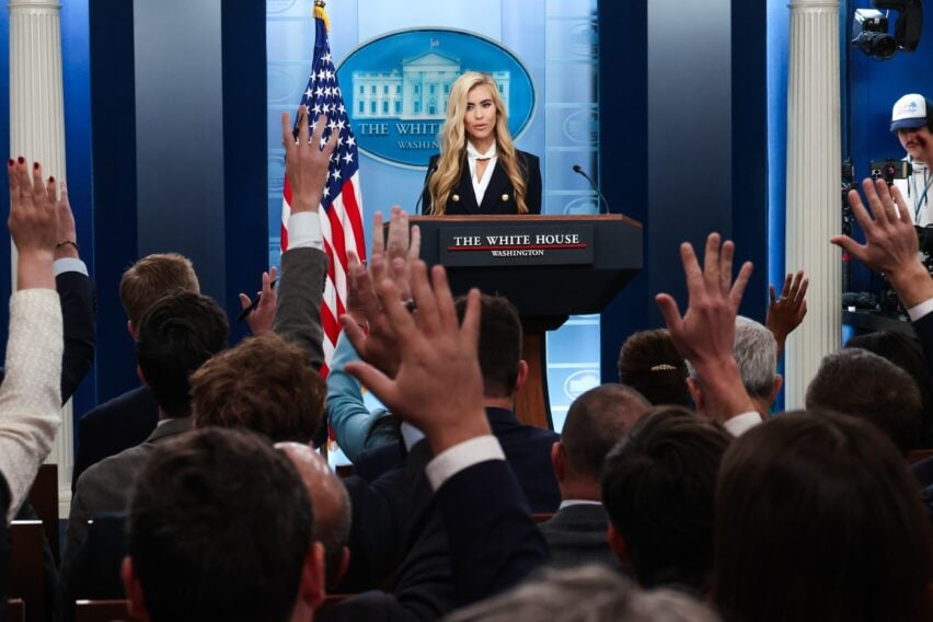 Cine este Katie Zacharia, noul ofițer de presă de la Casa Albă. A lucrat pentru compania lui Trump și are un trecut online controversat