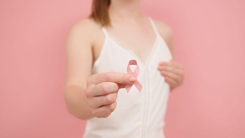 Octombrie este Luna Roz. Ce investigații poți face gratuit pentru depistarea cancerului de sân