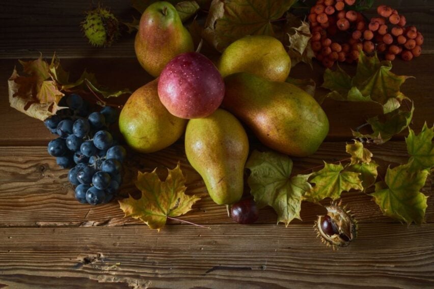 Fructul de toamnă recomandat de nutriționiști pentru sănătatea creierului, inimii și digestiei