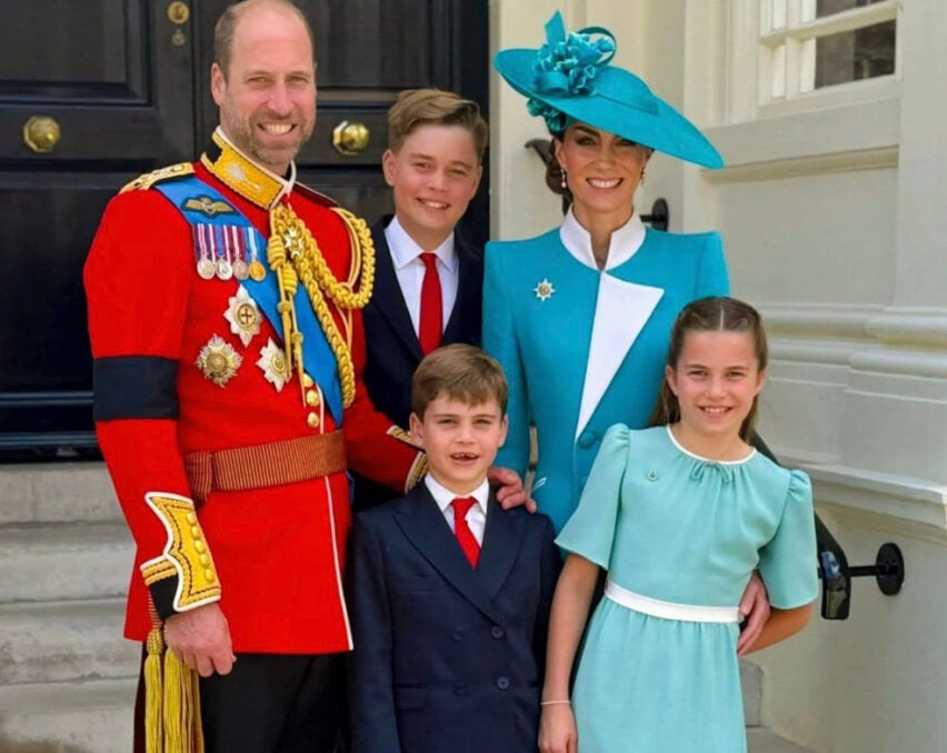 Kate Middleton și Prințesa Charlotte, apariție neașteptată în metroul londonez. Cum au fost surprinse printre călători