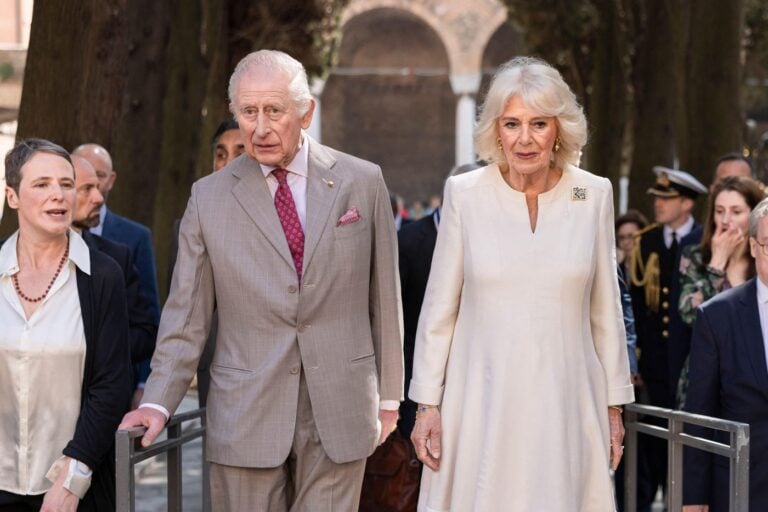 regele charles regina camilla